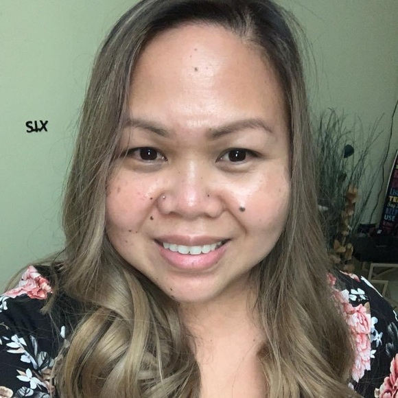 Meet your Posher, Cathy - Picture 1 of 2